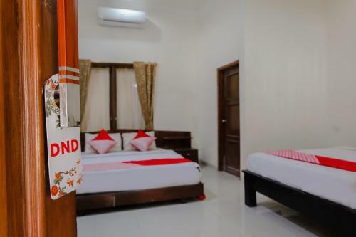 Hostal Oyo 1190 Ndalem Katong Residence