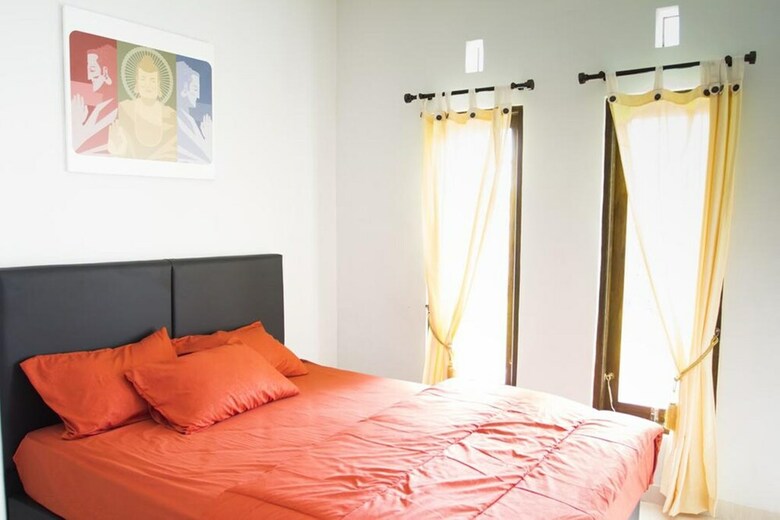 Hostal Lagriya Guest House