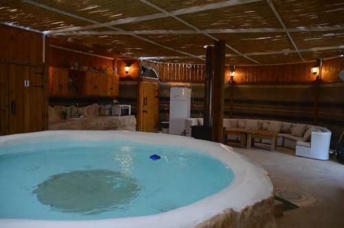 Lodge Shkutai Hottub Arava