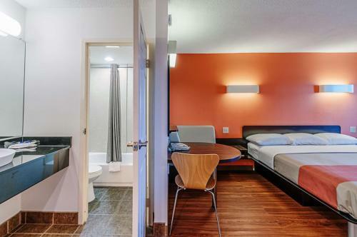 Motel 6 Martinsburg