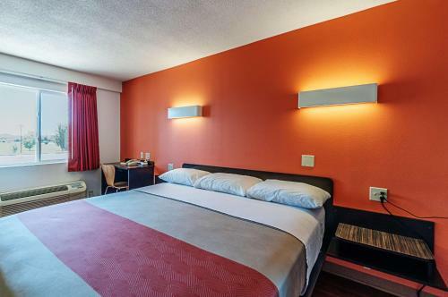 Motel 6 Martinsburg