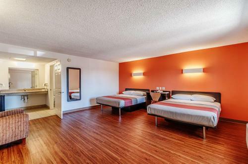 Motel 6 Martinsburg