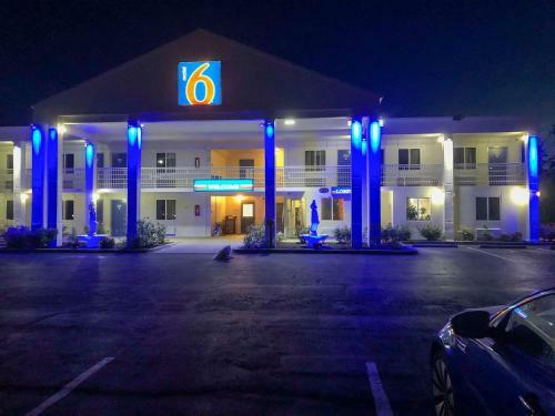Motel 6 Martinsburg