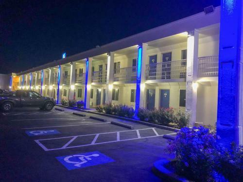 Motel 6 Martinsburg
