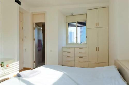 Apartamento The Rothschild Elegant Rooftop