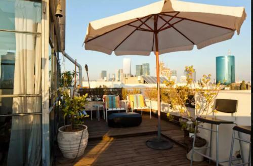 Apartamento The Rothschild Elegant Rooftop