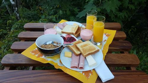 Hostal Helvetico Chalets & Reserve