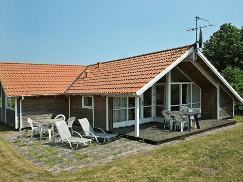 Four-bedroom Holiday Home In Bjert
