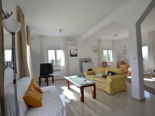 Beautiful Villa With Private Pool In Beaufort