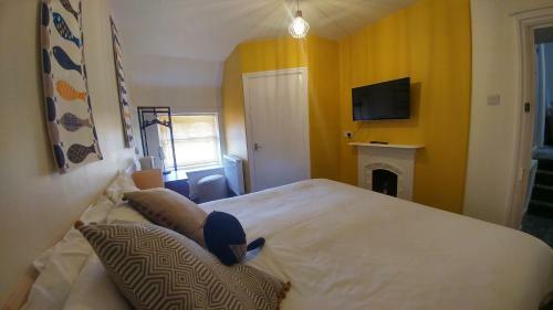 Hostal Mon Fort Guesthouse
