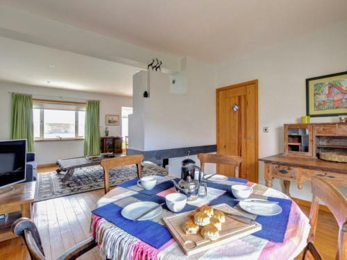 Holiday Home Tully Hip