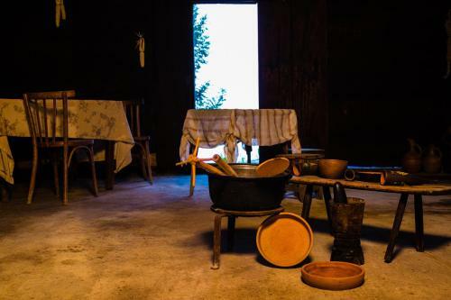 Albergue Kinchkha Wood House