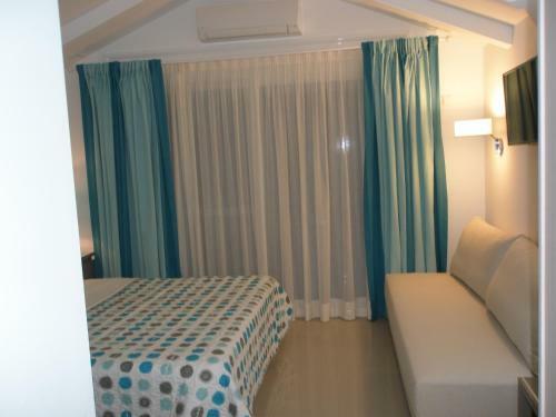 Hotel Whitesands Beach Resort