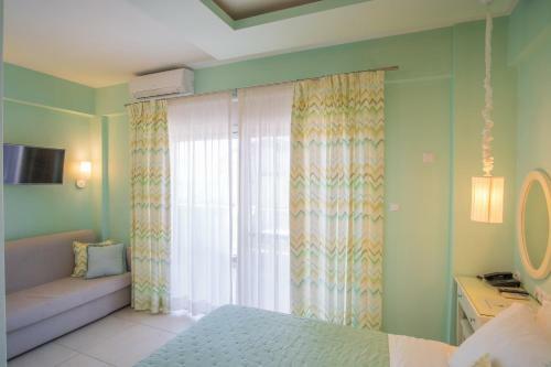 Hotel Whitesands Beach Resort