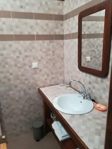 Posada Preno?i?te Zlatni Klas Otrovanec