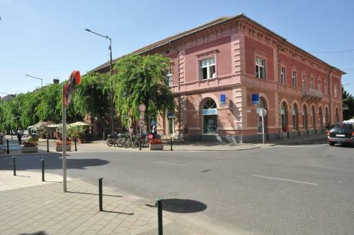 Hostal Piros Arany Panzi� Kalocsa