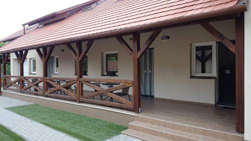 Hostal Rivi�ra Vend�gh�z