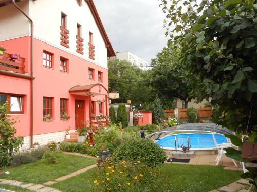 Hostal Aranyes? Vend�gh�z Csorbai