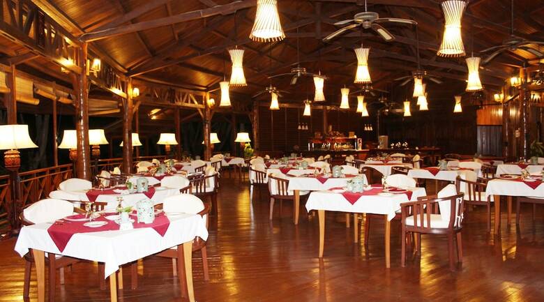 Hotel Gangga Island Resort & Spa