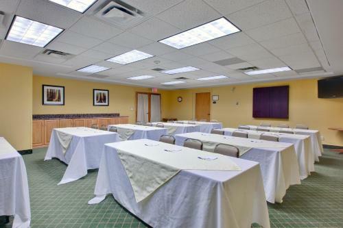 Hotel Holiday Inn Express Dryden