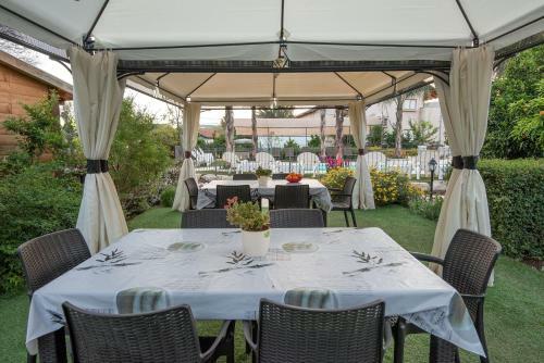 Hotel Song Of Galilee