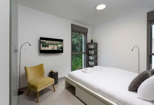 Modern Apartment Close To The Beach - By Holyguest