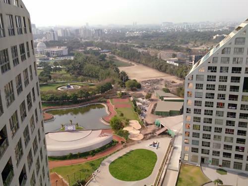 Hostal 3bhk Pure Veg Apartment In Amanora