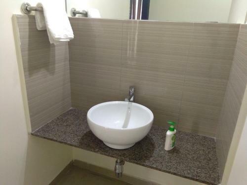 Hostal 3bhk Pure Veg Apartment In Amanora