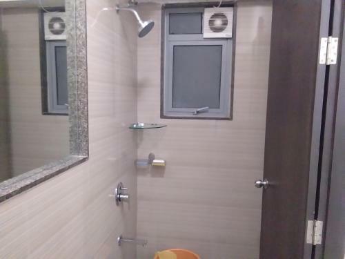 Hostal 3bhk Pure Veg Apartment In Amanora