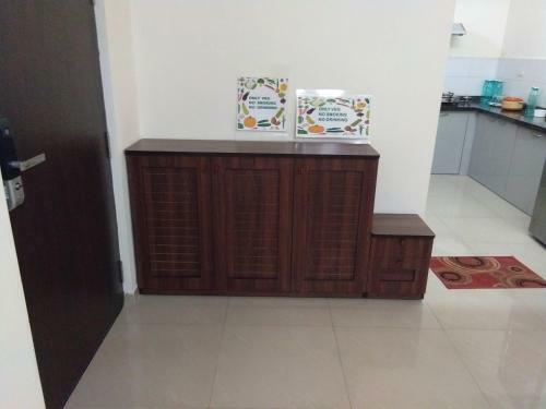 Hostal 3bhk Pure Veg Apartment In Amanora