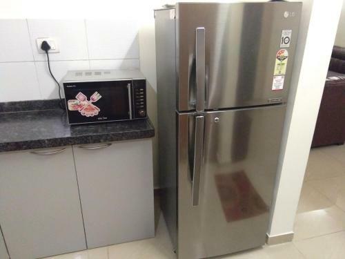 Hostal 3bhk Pure Veg Apartment In Amanora