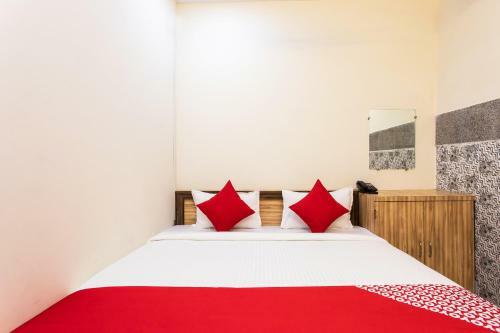 Hotel Oyo 27755 Samrat