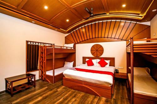 Hotel Singaras Coffee Country