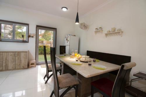 Villa Serene By Vista Rooms