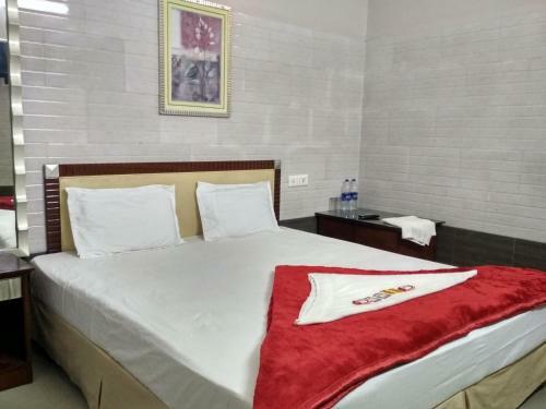 Spot On 23725 Jay Shanti Palace Hotel