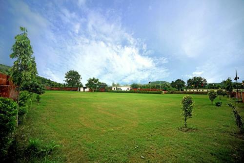 Hotel Dreams Resort Udaipur