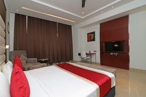 Oyo 12464 Hotel C Pearls