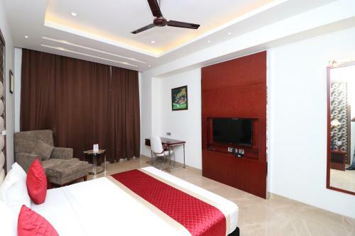 Oyo 12464 Hotel C Pearls