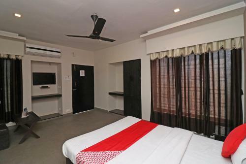 Hotel Oyo 29996 Samriddhi Highway Inn