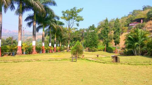 Hotel Giriraj Farm Hill Resort