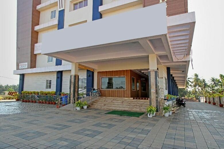Hotel Ambika International Byndoor