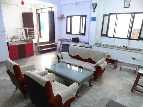 Hotel Gharaunda Guest House