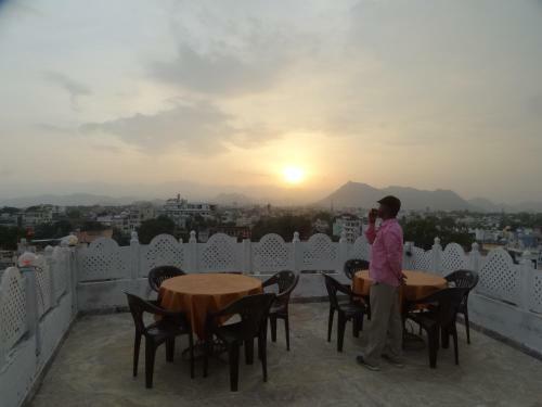 Hotel Gharaunda Guest House