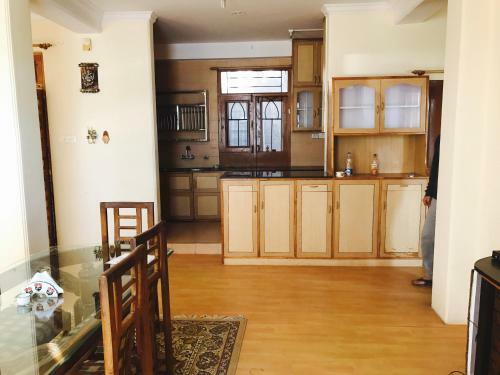 Ridgeview Homestay Near Lakkar Bazar