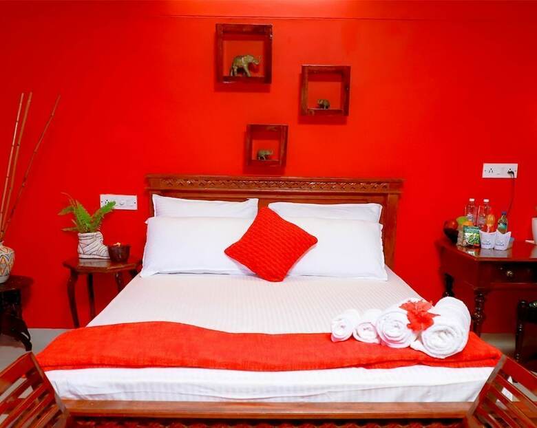 Hotel Nutshell-airport Retreat By The Sea