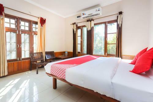 Hotel Oyo 60812 Ocimum Palace
