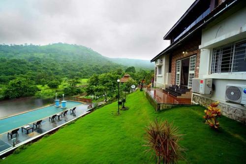 Four Bhk Villa With Spectacular View
