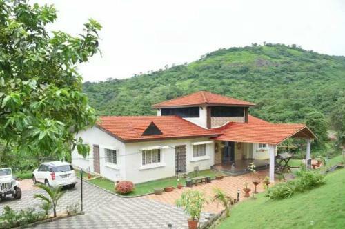 Four Bhk Villa With Spectacular View