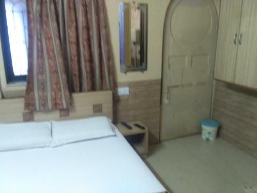 Hotel Sai Parikrama