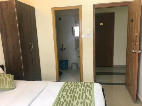 Hotel Suvarna Compact